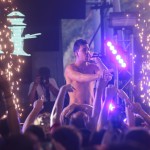 Tedua si lancia dagli scivoli