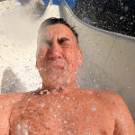 Youtuber e creator WhatTheFactory 'volano' sugli scivoli