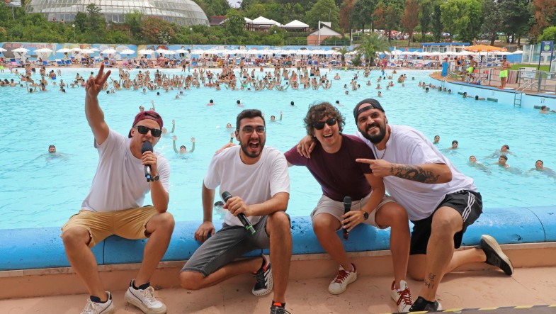 All'Aquafan si balla, si canta e si tifa con Gli Autogol