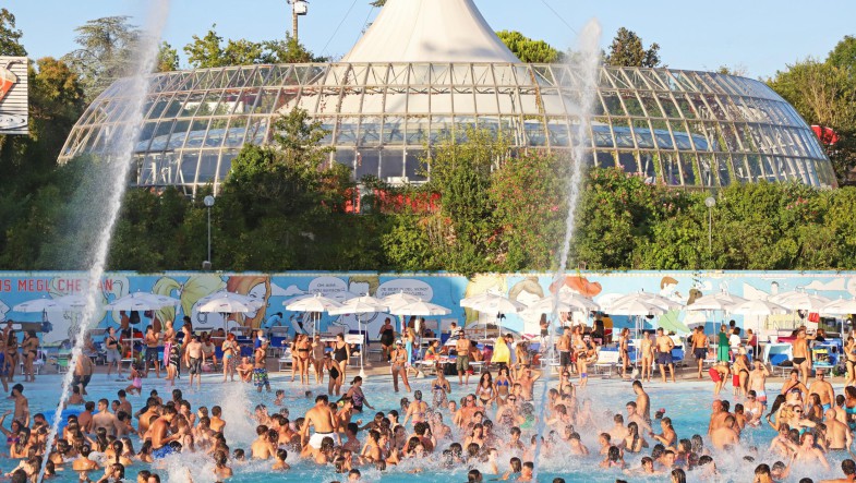 Decathlon firma le divise Aquafan 