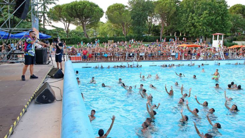 In migliaia al dj set di Rocco Hunt