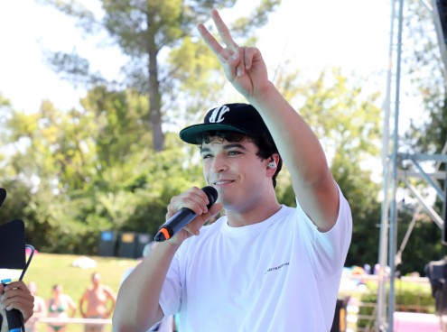 Leo Gassmann all'Aquafan: "Datevi il primo bacio qui!"