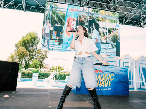 Maxibon Music Wave chiusura a bomba con Angie!